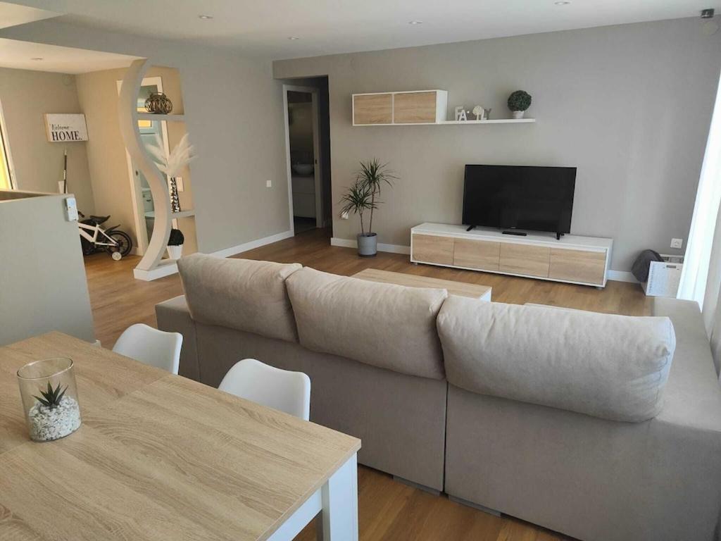 Superbe Appartement Terrasse Entierement Renove Au Bord De L'Ebre เดลแตเบรอ ภายนอก รูปภาพ
