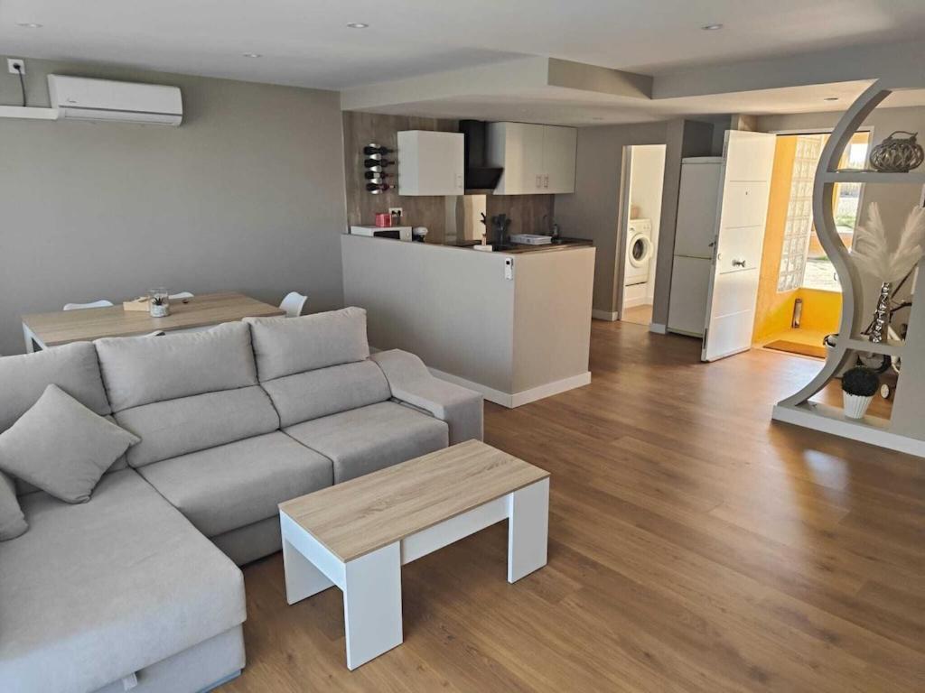 Superbe Appartement Terrasse Entierement Renove Au Bord De L'Ebre เดลแตเบรอ ภายนอก รูปภาพ